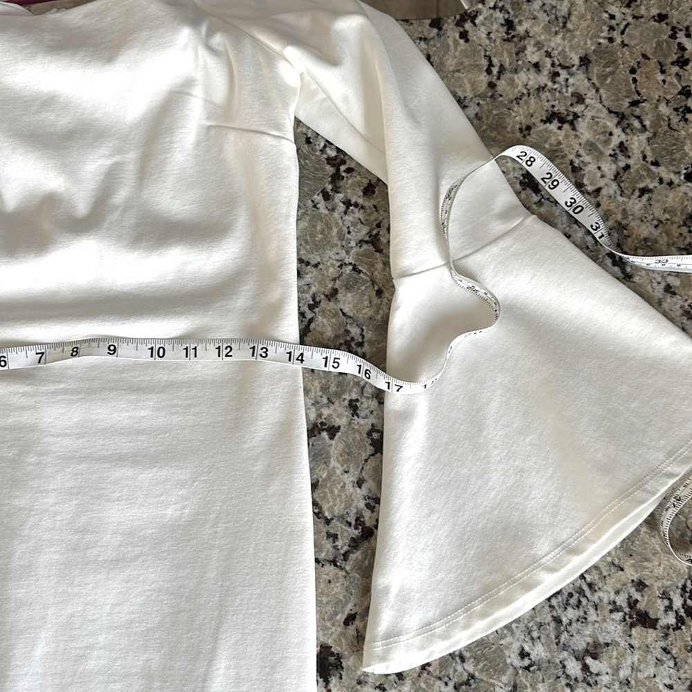 🌸🩵GORGEOUS!!! WHITE~ OFF OR ON THE SHOULDERS…LULUS DRESS SIZE MEDIUM - Picture 12 of 14